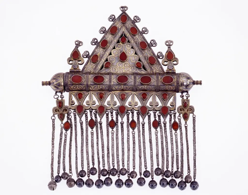 中央アジアの手仕事　―華麗なる刺繍とジュエリー広島県立美術館コレクションより―　　2026年4月11日（土）～ 6月14日（日）開催 画像 7