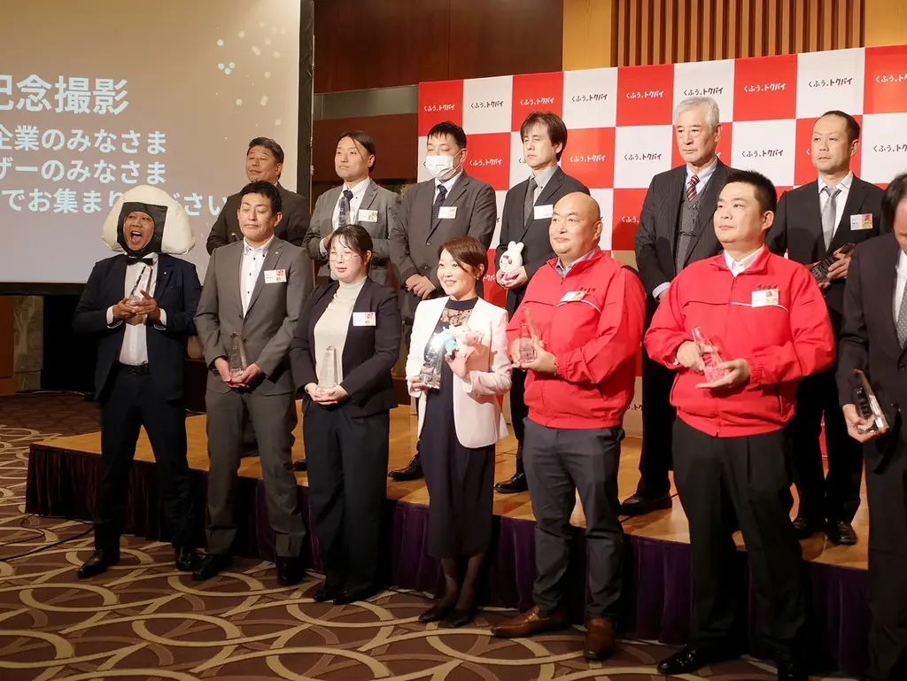 【角上魚類】最高金賞受賞“あの”人気海鮮丼がバージョンアップして新発売！いくら、うに、まぐろたたきなど　海鮮5種たっぷりの最強コスパ丼が登場！ 画像 3