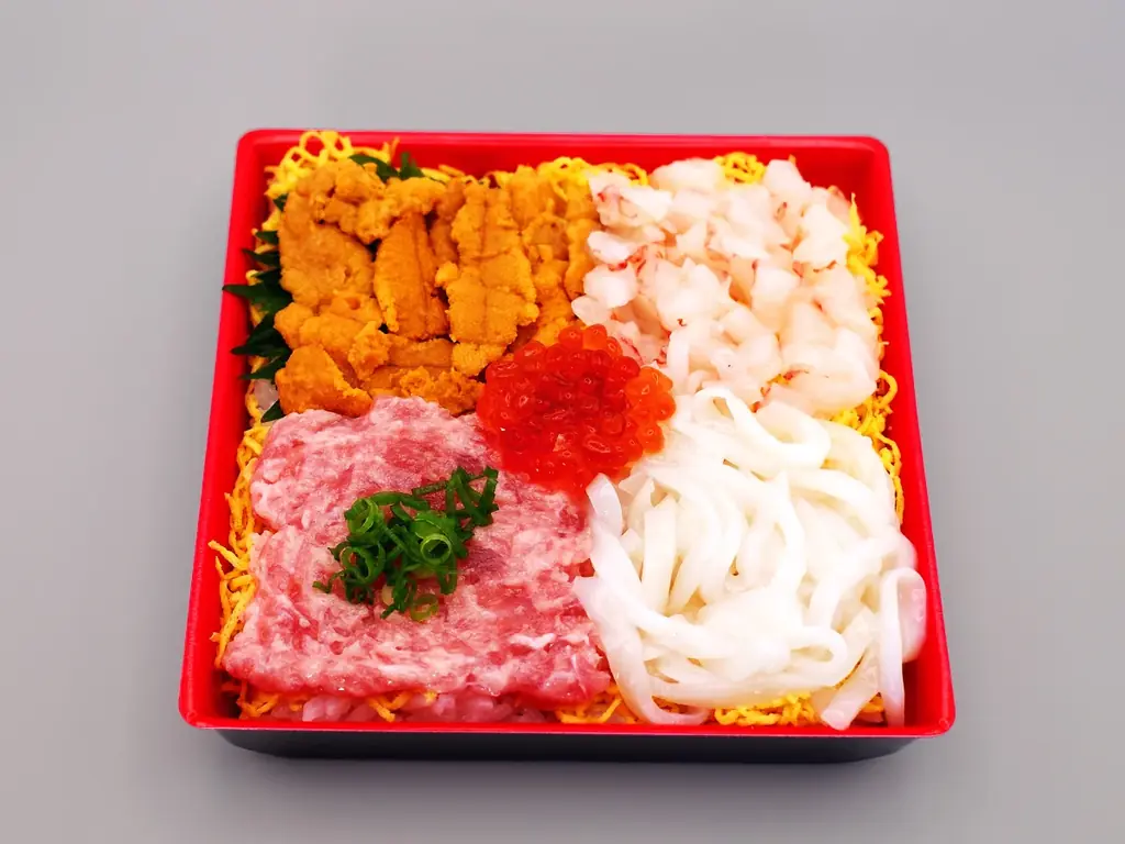 【角上魚類】最高金賞受賞“あの”人気海鮮丼がバージョンアップして新発売！いくら、うに、まぐろたたきなど　海鮮5種たっぷりの最強コスパ丼が登場！ 画像 5