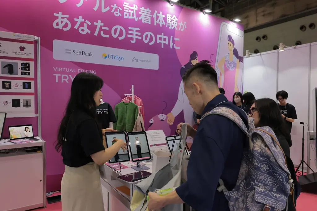 「ファッション×生成AI」が変える服選びと服作りの未来。買い物の失敗を減らす『未来の買い物体験』や、職人の技を継承した『AI刺繍機』など出展 画像 3