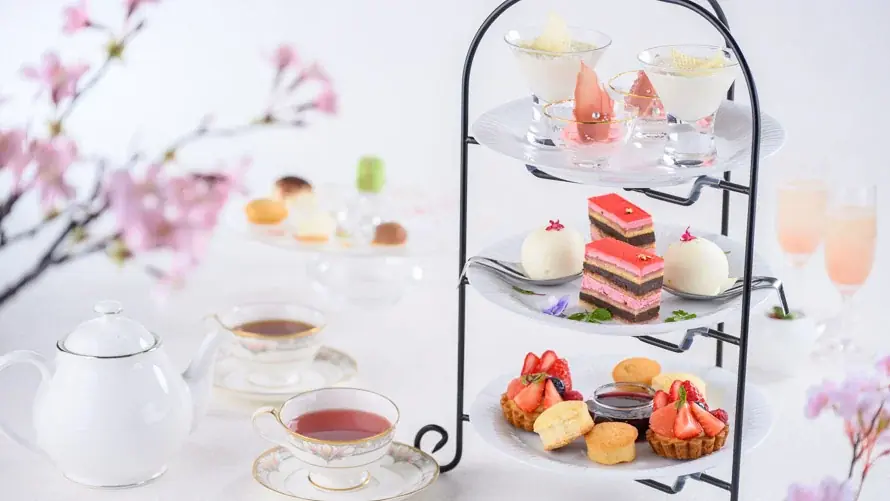 【新富良野プリンスホテル】ご好評によりゴールデンウィーク限定開催　北海道・富良野の季節の移ろいを”味わう”絶景体験　「春を告げるアフタヌーンティー　‐ Spring Prelude ‐ 」を開催 画像 1