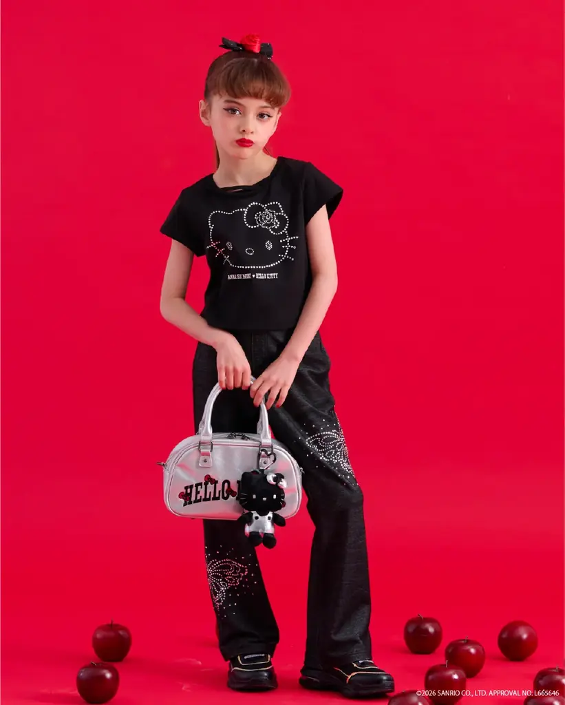 ANNA SUI miniらしく変身したオリジナルのハローキティがウェアやグッズになって登場！ 画像 2