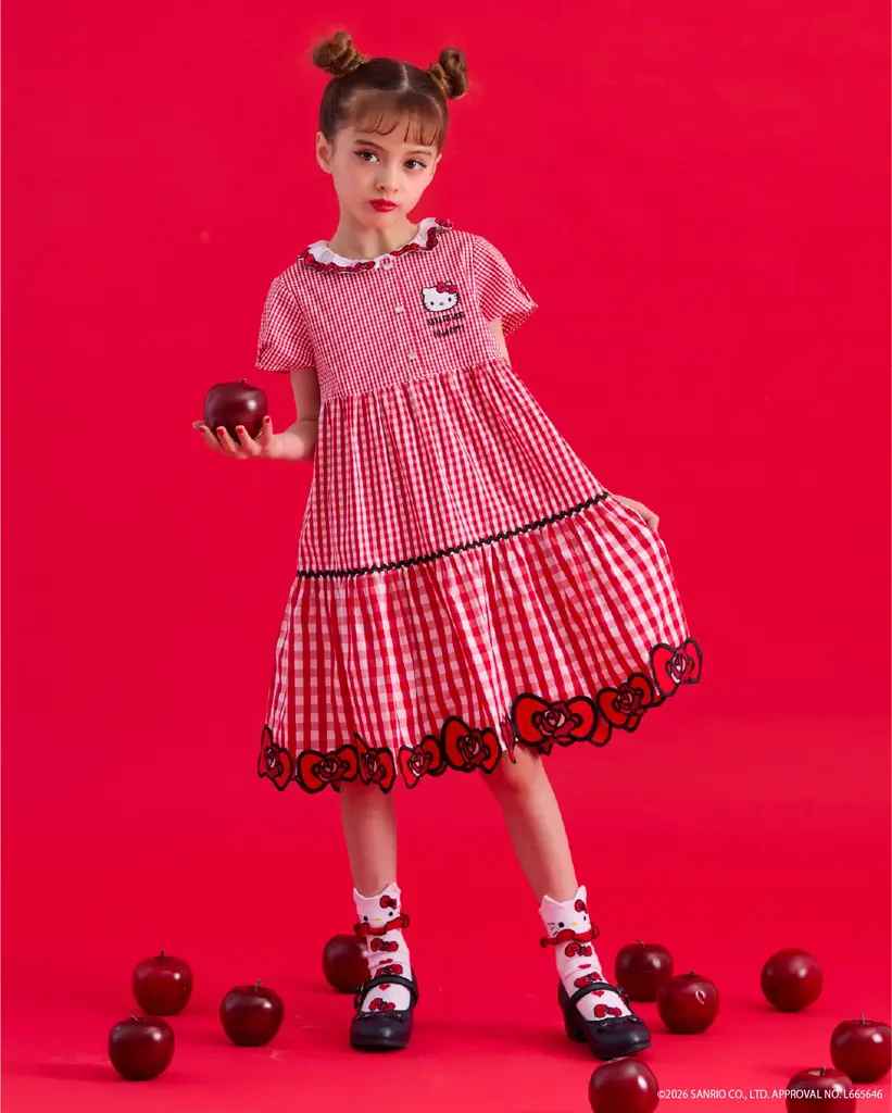 ANNA SUI miniらしく変身したオリジナルのハローキティがウェアやグッズになって登場！ 画像 9