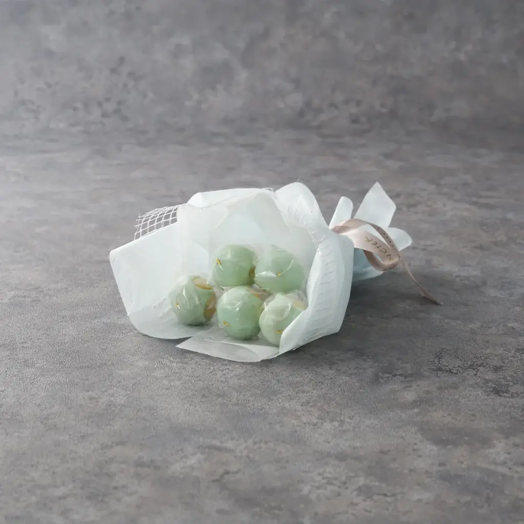 WE LABO×TKDS共同開発推し活文化と誕生月カラーに甘言葉を添えた“想いを束ねるスイーツブーケ”で撮って・飾って・贈って・味わう新たなギフトシーンを提案 画像 3