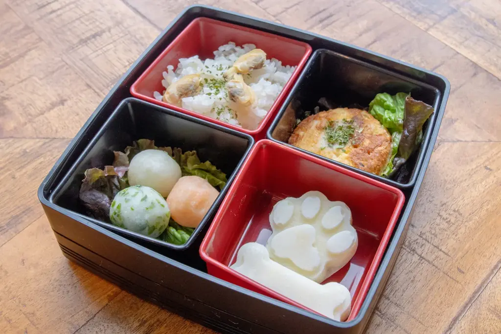 最高のリトリートを体験できる THE FIVE RIVERS FINE GLAMPING 群馬 白沢　2026春の味覚を存分に味わうグリルディナー＆ペットフーディスト監修愛犬用”春ディナー”　提供開始 画像 10