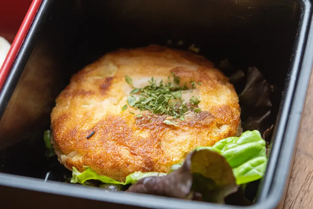 最高のリトリートを体験できる THE FIVE RIVERS FINE GLAMPING 群馬 白沢　2026春の味覚を存分に味わうグリルディナー＆ペットフーディスト監修愛犬用”春ディナー”　提供開始 画像 13