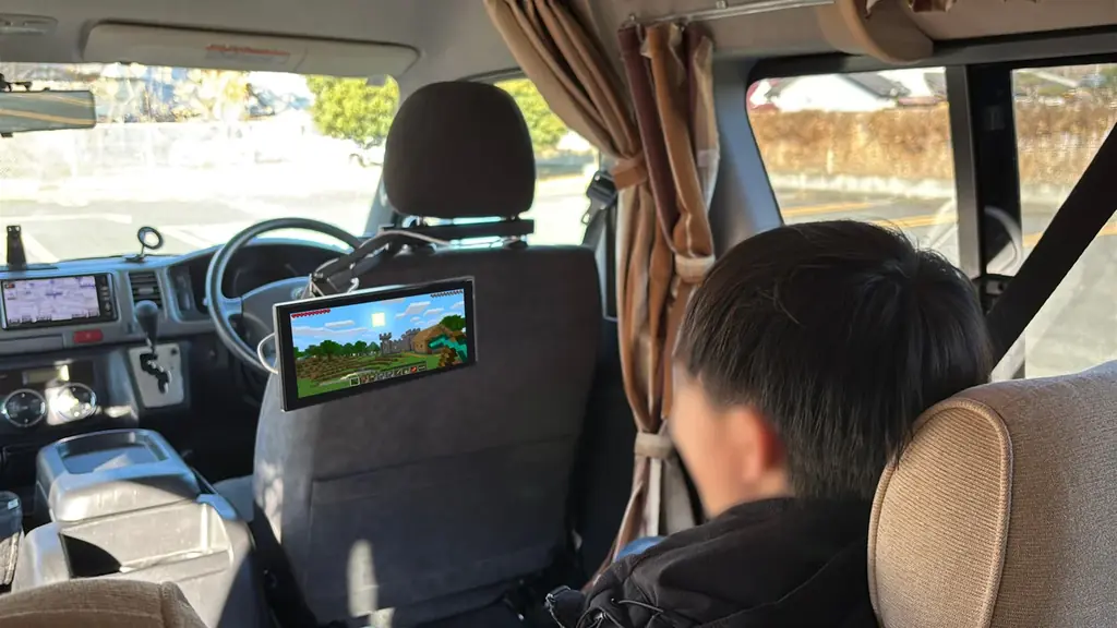 純正ナビが古くても、そのままで快適に！工事不要で11インチ大画面化、Googleマップや動画も見やすく――CarPlay・Android Auto非対応車でも使えるポータブルディスプレイオーディオ 画像 7