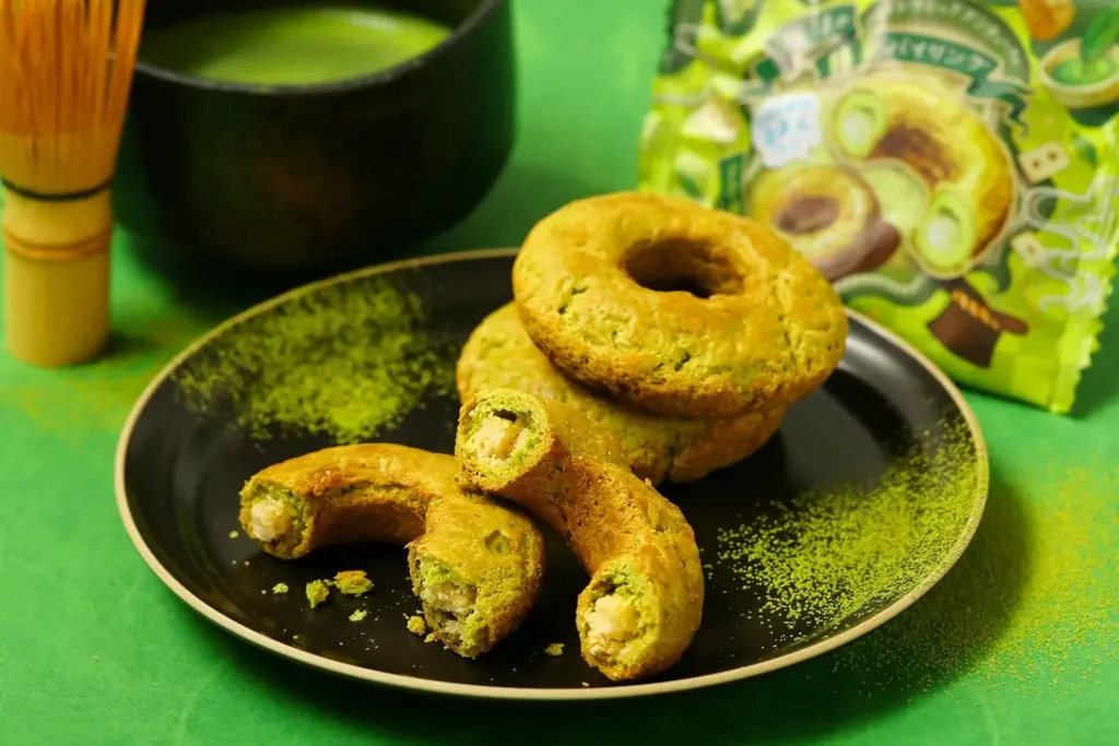 【抹茶好き必見！】抹茶の香りと渋み＆しっとり食感を楽しめる『世にもおいしい抹茶ブラウニー』を新発売！サクッと食感のパイ生地に宇治抹茶を練り込んだ『魔法のチョコパイリング』の季節限定フレーバーも新登場！ 画像 2