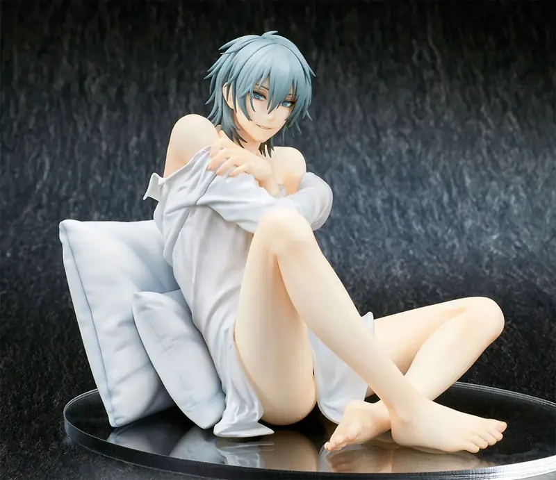 ニトロキラルのPCゲーム『咎狗の血』より主人公「アキラ」と、真の王となった「シキ」がフィギュアで登場。 画像 3