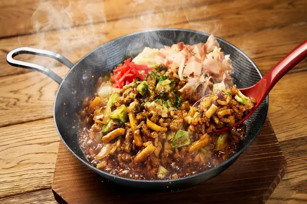 ≪丸亀製麺の次なる一手は、うどんと飯の“禁断のタッグ”！≫「最適化」で迷える現代人へ送る！“本能”を解放する食体験 五感を刺激し本能全開ッ!!「丸亀うどんメシ」 爆誕ッ！ 画像 2