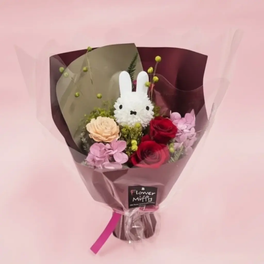ミッフィーのお花屋さん「フラワーミッフィー」にて、母の日の贈り物にぴったりな、生花のアレンジメントやプリザーブドフラワーやソラフラワーなどを使用したフラワーギフトが登場！ 画像 9