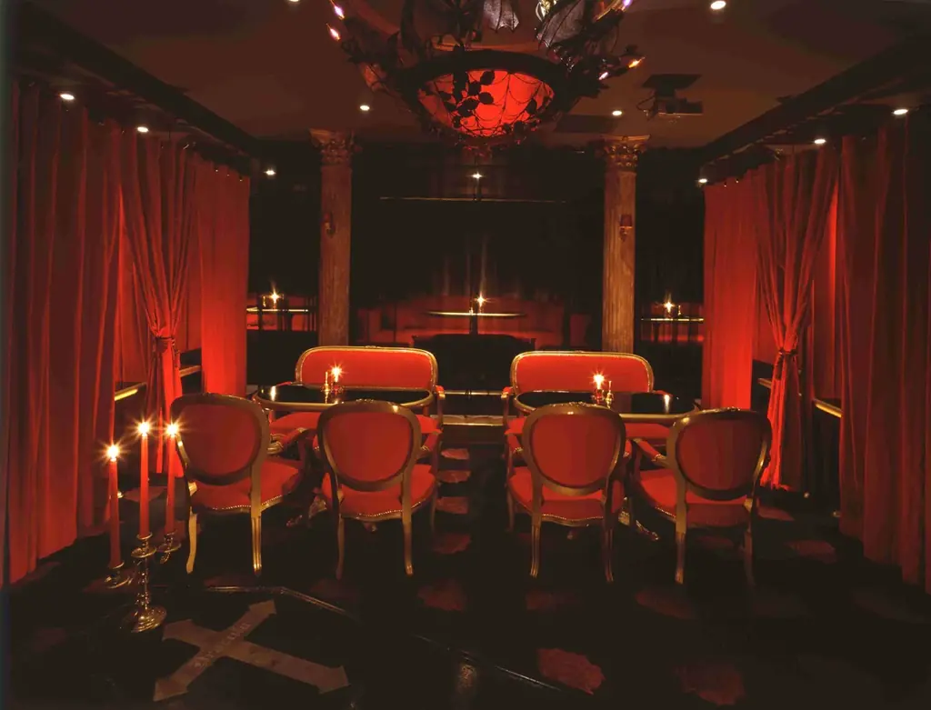 【サラダが儀式でメインは火炙り刑!?】「銀座レストラン ヴァンパイアカフェ」25周年 祝宴開幕 画像 15