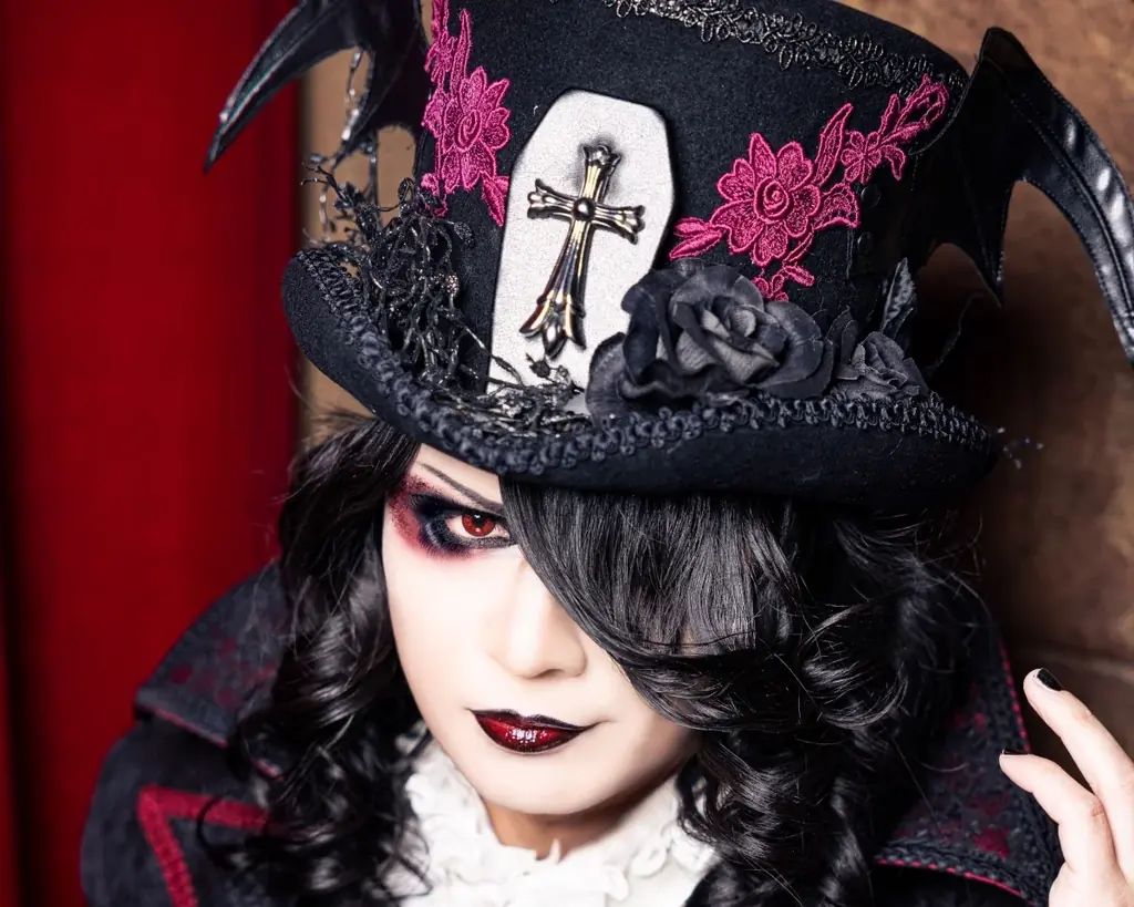 【サラダが儀式でメインは火炙り刑!?】「銀座レストラン ヴァンパイアカフェ」25周年 祝宴開幕 画像 2