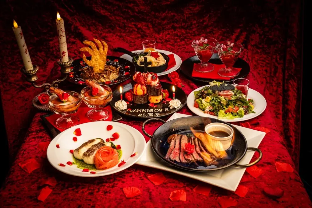【サラダが儀式でメインは火炙り刑!?】「銀座レストラン ヴァンパイアカフェ」25周年 祝宴開幕 画像 4