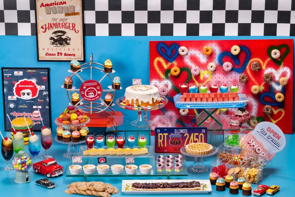 【ホテルグランヴィア岡山】岡山県のジーンズメーカー「ベティスミス」による装飾協力『AMERICAN POP LUNCH & SWEETS BUFFET』開催 画像 1
