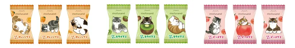 「mofusand」のにゃんこたちと楽しむ、ぷよむに食感の果肉入りフルーツグミシリーズから、 新商品「mofusand ぷよむにグミ 3種のフルーツミックス」を発売します。 画像 2