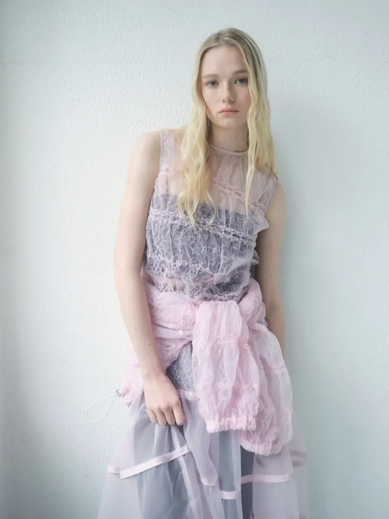 【emmi×PUMA】ロープロファイルの新アイコン”H-STREET”を初別注　ブラウンに淡いピンクを掛け合わせスポーティさにフェミニンなエッセンスを感じる一足に 画像 8