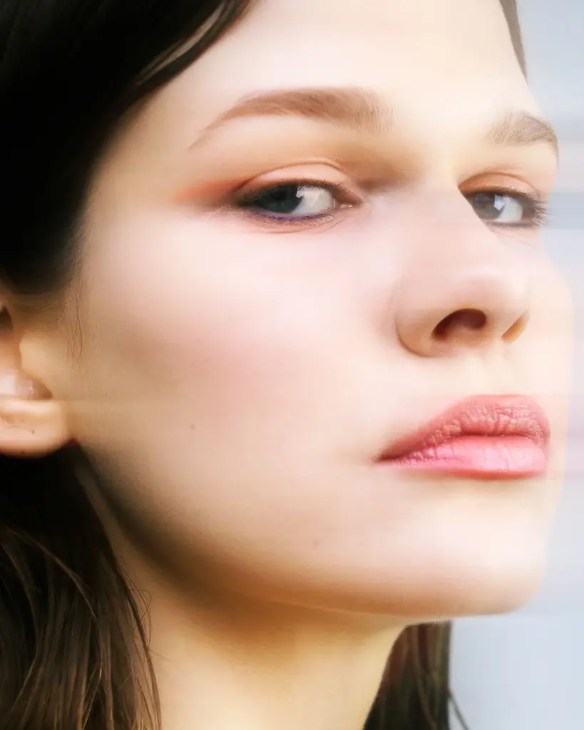 アイメイクの印象を決定づける、DIDIONのアイライナーがパワーアップして登場！なめらかさはそのままに、より自在でシャープに。使い心地と仕上がりの精度を高めた、新たな一本へと進化しました。 画像 1