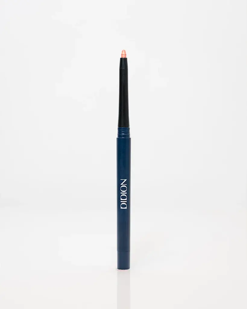 アイメイクの印象を決定づける、DIDIONのアイライナーがパワーアップして登場！なめらかさはそのままに、より自在でシャープに。使い心地と仕上がりの精度を高めた、新たな一本へと進化しました。 画像 5