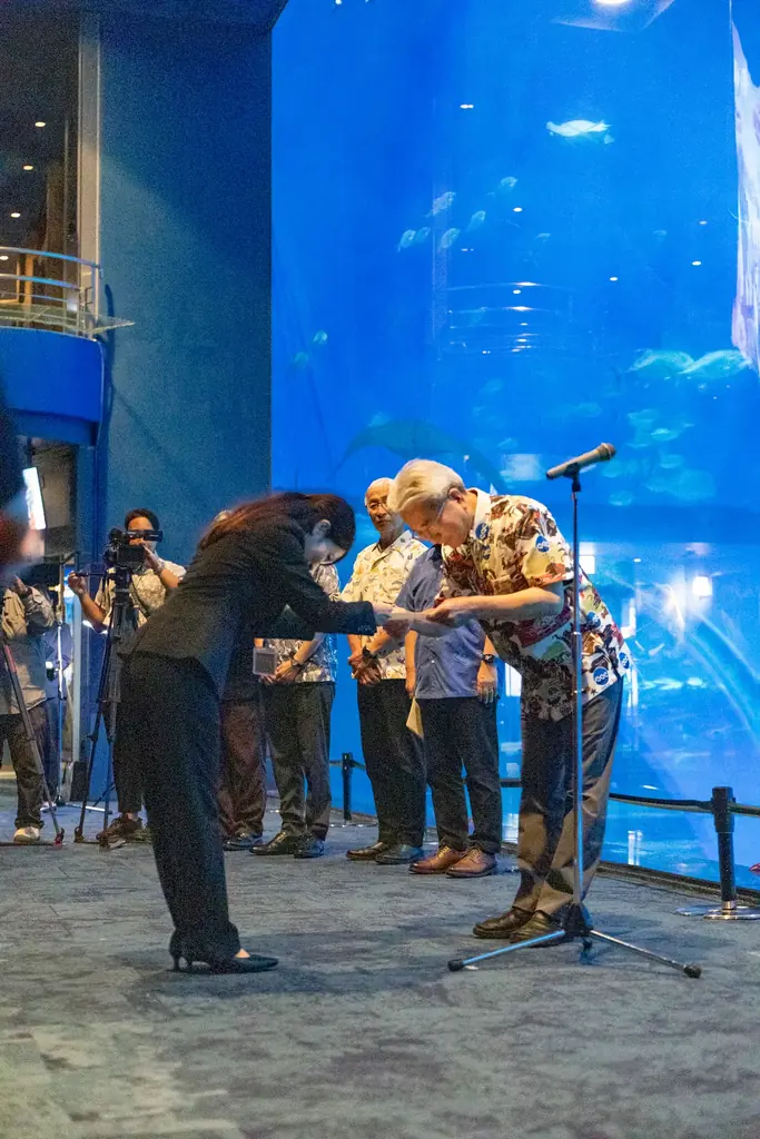 【（一財）沖縄美ら島財団】令和８年度 入社式を沖縄美ら海水族館「黒潮の海大水槽」で実施 画像 2