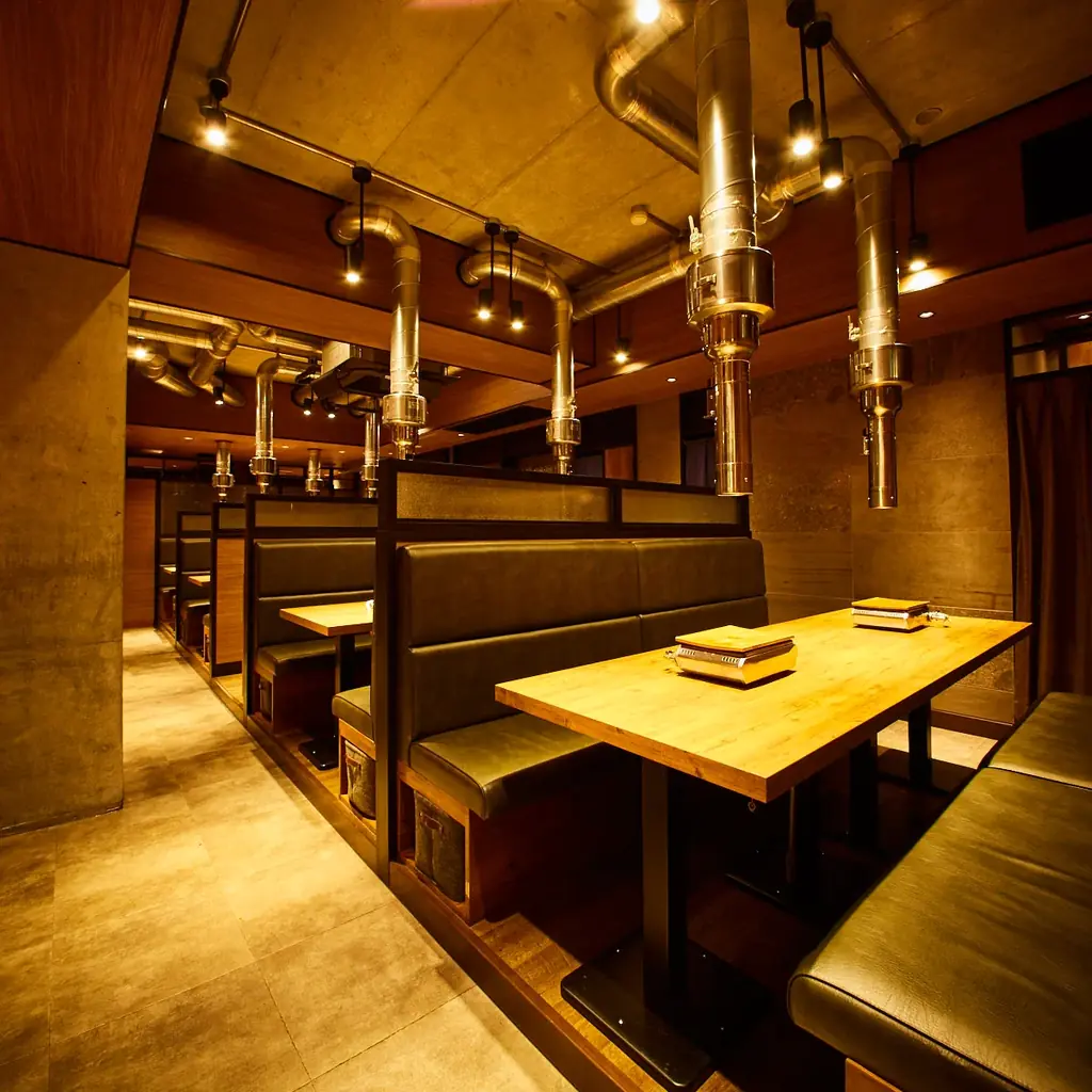 日本の“街焼肉”を新定義。大人が集う進化系エンタメ焼肉の拠点「うしみつ一門目黒店」が、五感＋第六感を刺激する新たな焼肉体験を提案 画像 11