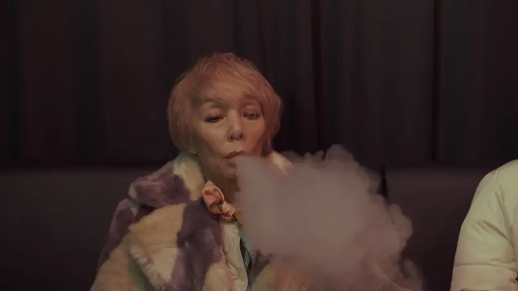 研ナオコが認知症の祖母を熱演　映画『うぉっしゅ』配信が決定！　“人を洗う” W ワークを描いた笑って泣ける話題作の新場面写真を解禁 画像 11