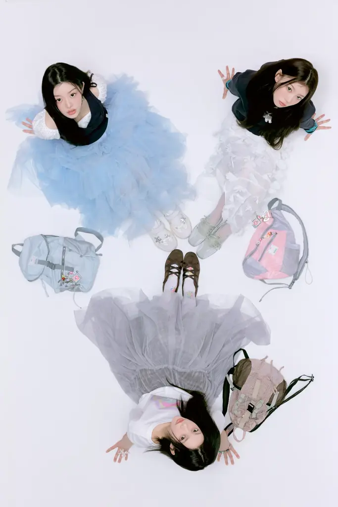 ILLIT × Rockfish Weatherwear 話題のコラボレーションが日本上陸、2026年4月10日（金）より発売開始 画像 3