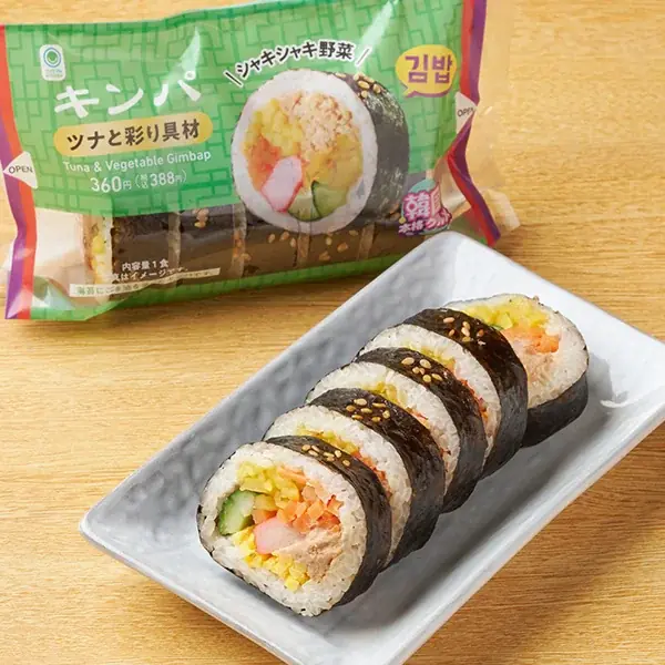 お出かけシーズン到来！一口食べれば韓国旅行気分！?ファミマに本場さながらの「韓国本格グルメ」が大集合！キンパなど人気のメニュー9種類を4月7日（火）から発売！ 画像 3