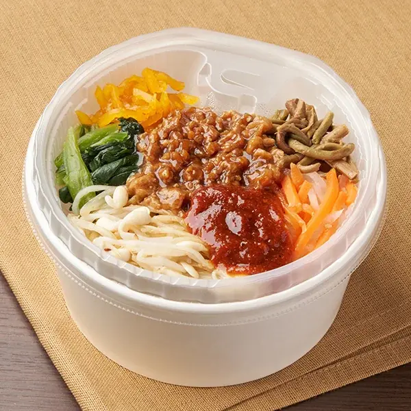 お出かけシーズン到来！一口食べれば韓国旅行気分！?ファミマに本場さながらの「韓国本格グルメ」が大集合！キンパなど人気のメニュー9種類を4月7日（火）から発売！ 画像 5