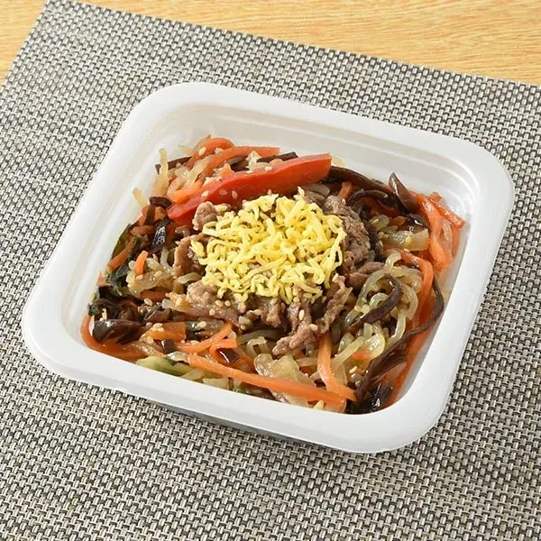 お出かけシーズン到来！一口食べれば韓国旅行気分！?ファミマに本場さながらの「韓国本格グルメ」が大集合！キンパなど人気のメニュー9種類を4月7日（火）から発売！ 画像 8