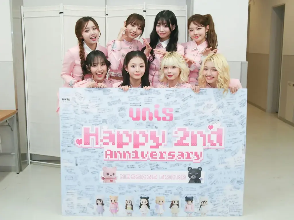 UNIS、東京ファンミで2周年祝う　サプライズ満載