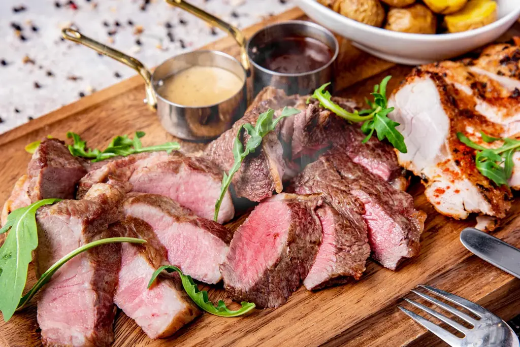 【メディア向け内覧・試食会のご案内】横浜みなとみらいエリアに海辺の地中海グリル&バーレストラン「ブラウアターフェル横浜」誕生。ゴールデンウィークに向けグランドオープン前に限定公開。4月20日（月）開催 画像 10