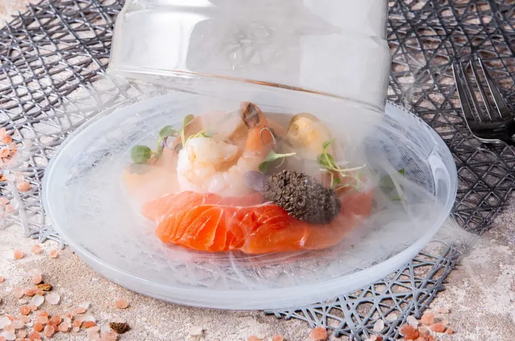 【メディア向け内覧・試食会のご案内】横浜みなとみらいエリアに海辺の地中海グリル&バーレストラン「ブラウアターフェル横浜」誕生。ゴールデンウィークに向けグランドオープン前に限定公開。4月20日（月）開催 画像 4