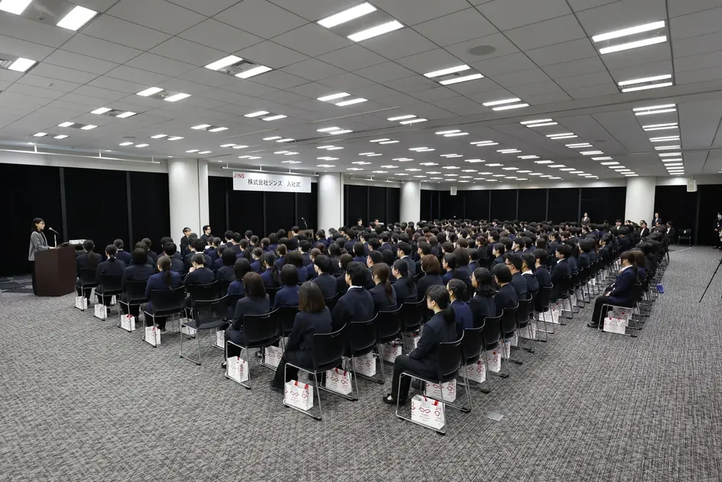 JINSの海外戦略を担う多様な新戦力、約240名の「グローバル社員」が誕生。 画像 2