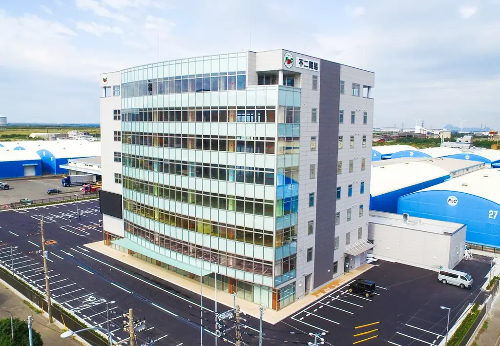 不二貿易の定番「ガラスコレクションケース」に初のハイスペックモデル登場。鍵付き・可動棚仕様でコアコレクター層へ新提案。 画像 9