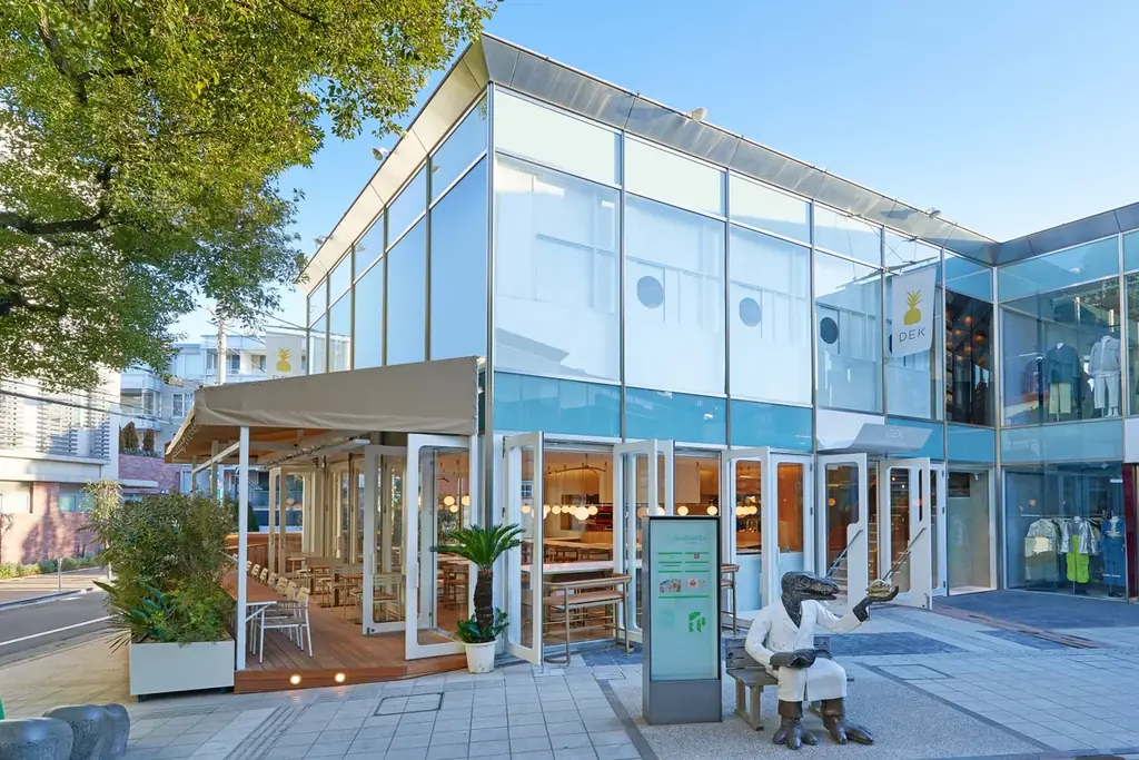 【国産いちご6品種を食べ比べ。いちごづくしのスイーツ＆セイボリー】青果の老舗仲卸が手がけるレストラン「DEK」で「ストロベリーアフタヌーンティー」を開催（4/2〜5/6） 画像 7