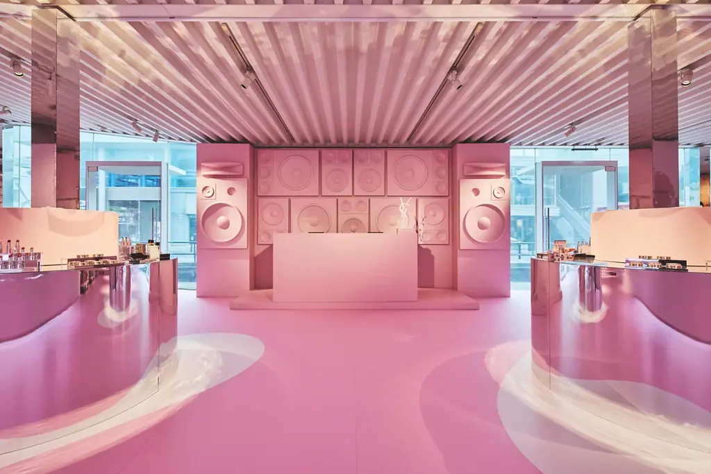 新“ふわじゅわ”リップ「YSL ラブヌード リップスティック」のポップアップイベント「YSL LOVENUDE HOTEL TOKYO 」に、大平修蔵、鈴木 えみ、谷まりあ、山田優ら豪華ゲストが来場 画像 11