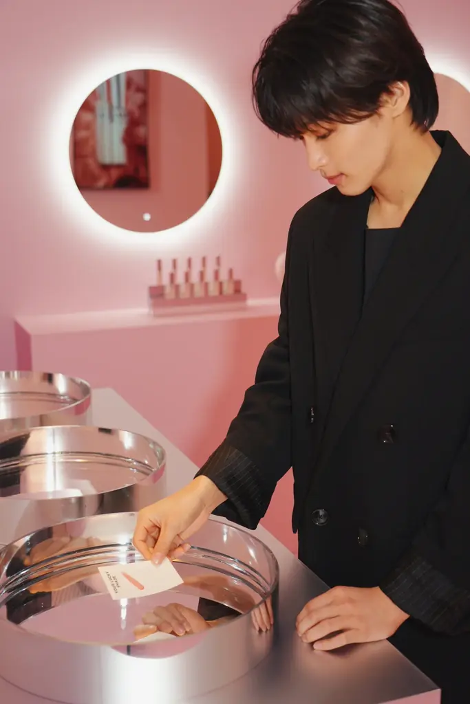 新“ふわじゅわ”リップ「YSL ラブヌード リップスティック」のポップアップイベント「YSL LOVENUDE HOTEL TOKYO 」に、大平修蔵、鈴木 えみ、谷まりあ、山田優ら豪華ゲストが来場 画像 7