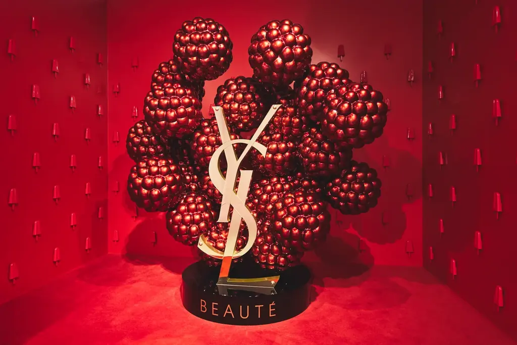 新“ふわじゅわ”リップ「YSL ラブヌード リップスティック」のポップアップ イベントを盛り上げるレセプションに イヴ・サンローラン・ボーテ アンバサダー 平野紫耀が登場 画像 9