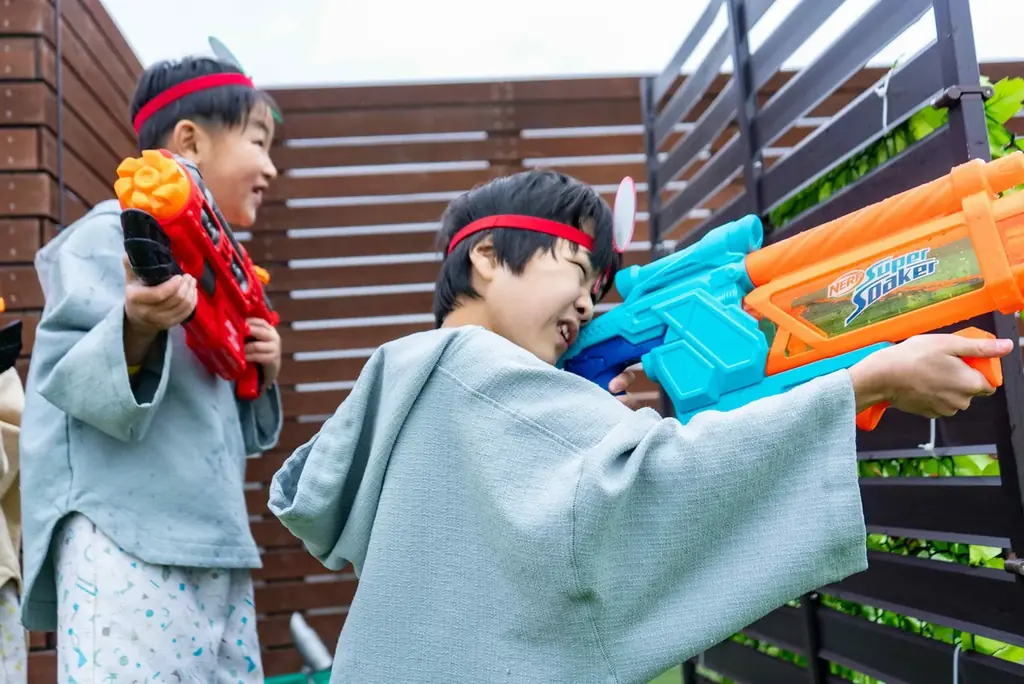 おふろcafe ハレニワの湯、ゴールデンウィークの屋上が熱狂のフィールドに！　3歳から大人まで全力で遊べる「スプラッシュサバゲー」開催 画像 2