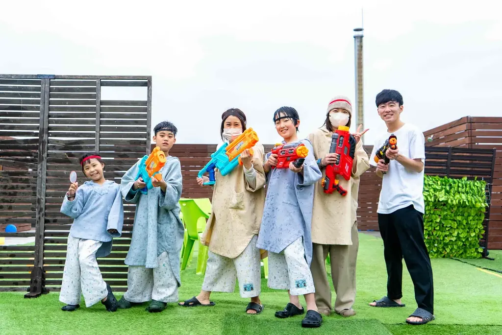 おふろcafe ハレニワの湯、ゴールデンウィークの屋上が熱狂のフィールドに！　3歳から大人まで全力で遊べる「スプラッシュサバゲー」開催 画像 3