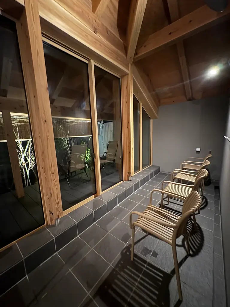 【実写初公開】善光寺の経蔵を彷彿とさせる「木造宝形造り」の一軒家サウナ。山路哲生建築設計事務所が手掛ける『SAUNAGA』が、明日4/4よりプレオープン 画像 4