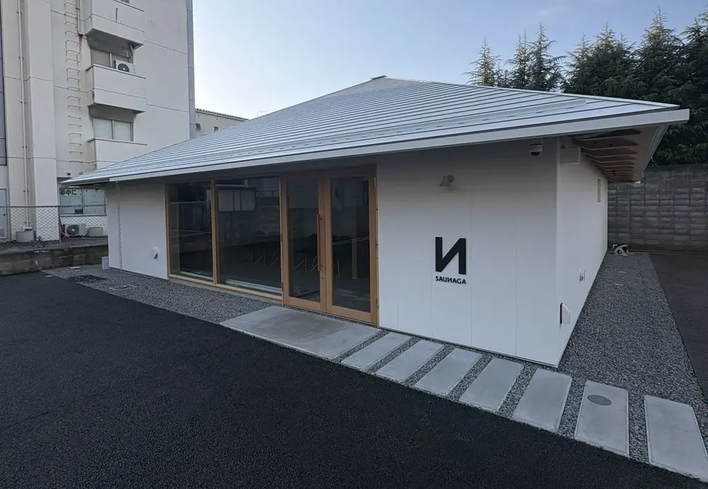 【実写初公開】善光寺の経蔵を彷彿とさせる「木造宝形造り」の一軒家サウナ。山路哲生建築設計事務所が手掛ける『SAUNAGA』が、明日4/4よりプレオープン 画像 8