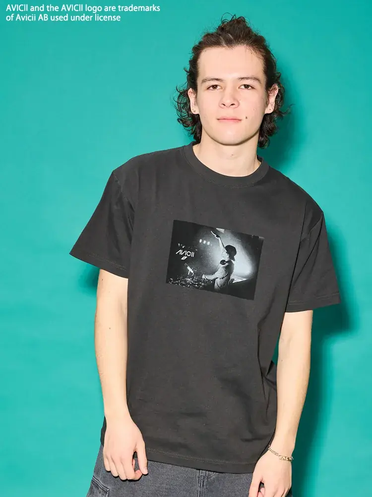 【圧巻のラインアップ】140種以上のPLAZA限定Tシャツ！名作映画やアーティストの1シーンを“ディグる”感覚で、あなたのお気に入りTシャツを見つけて！ 画像 15