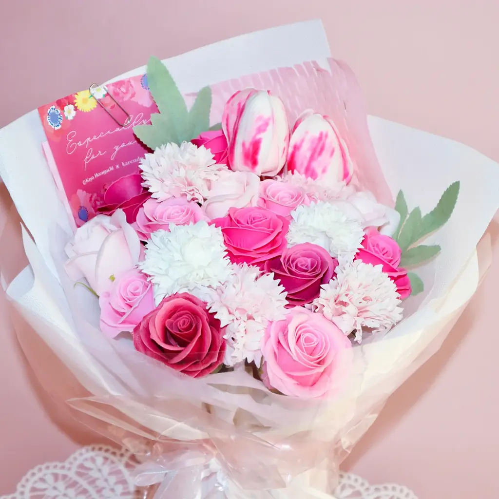 まるでアートな花ギフト　フラワーショップ「karendo（カレンド）」×「ホラグチカヨ」、母の日限定コレクションを新発売 画像 9