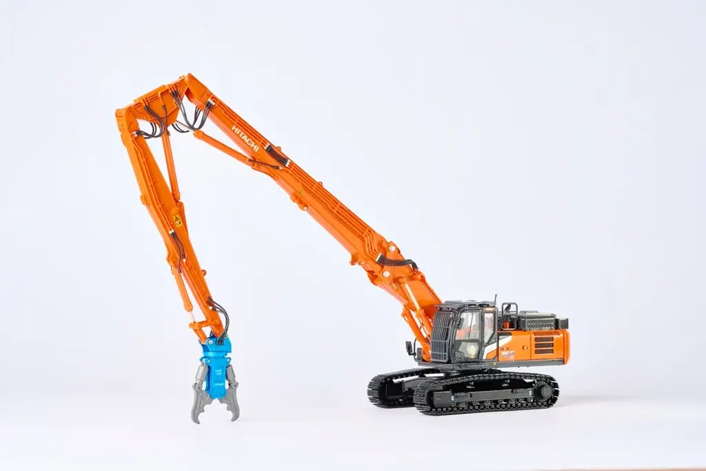 日立建機日本、数量限定「ZX350LCK-7 マルチブーム仕様機」ミニチュアモデルを発売 画像 4
