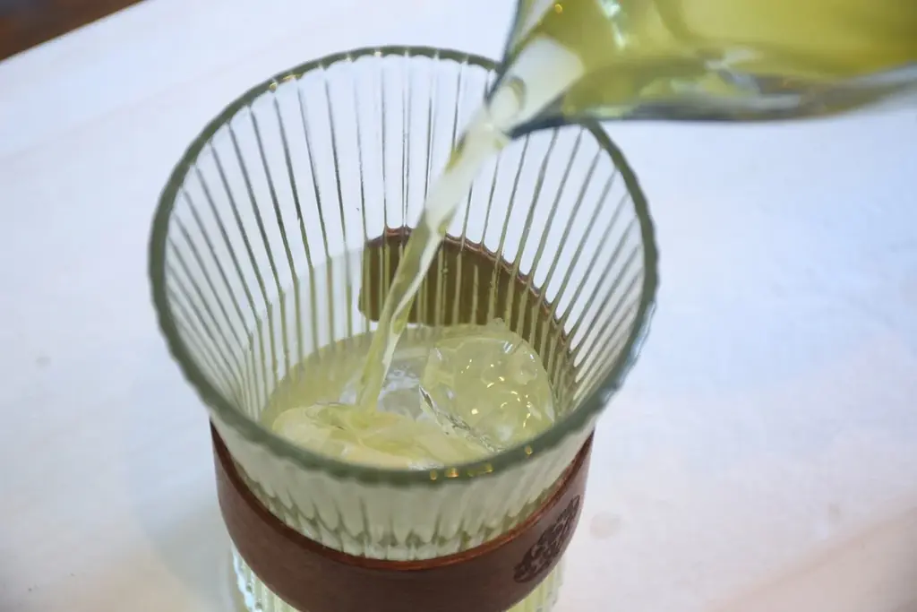 ふわり、舞い上がる春風。桜香るノンアル「玄米茶88 桜」新発売。酒米・山田錦を使った玄米茶専門ブランドから、一年中いつでも〝季節を飲む〟フレーバーティーのシリーズがスタート。 画像 5