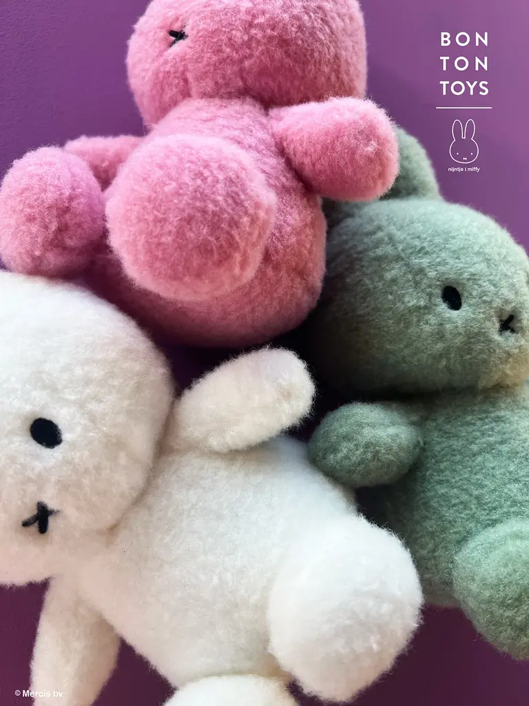 『BON TON TOYS』のミッフィーぬいぐるみ2026春夏新作に、　　　　　　　　　　　直営ストア「marcs STORE」限定アイテムが登場！ 画像 3