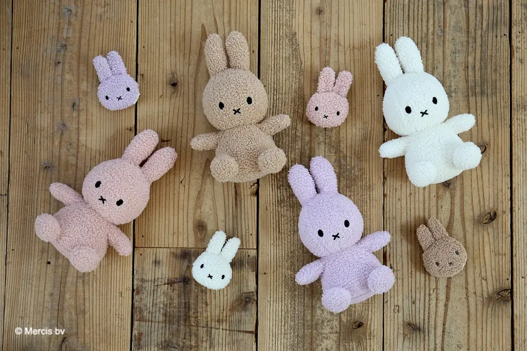 『BON TON TOYS』のミッフィーぬいぐるみ2026春夏新作に、　　　　　　　　　　　直営ストア「marcs STORE」限定アイテムが登場！ 画像 4