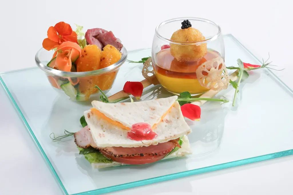 【シェラトン都ホテル大阪】憧れのプリンセス「シンデレラ」の世界をスイーツで表現「プリンセスアフタヌーンティー ～シンデレラ～」販売 画像 4